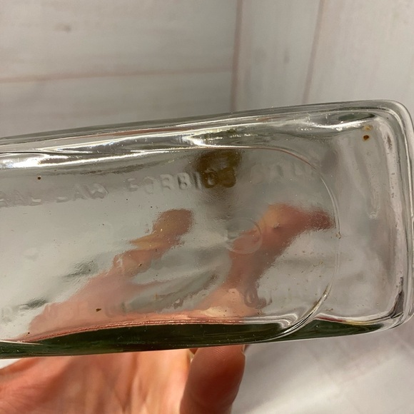 Vintage prohibition shot glass and decanter with federally illegal stamped - Picture 10 of 10